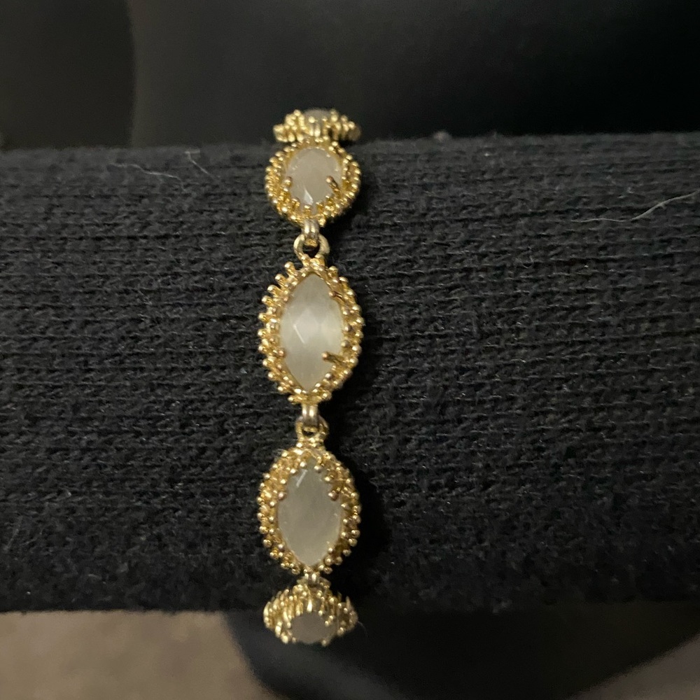 Kendra Scott bracelet